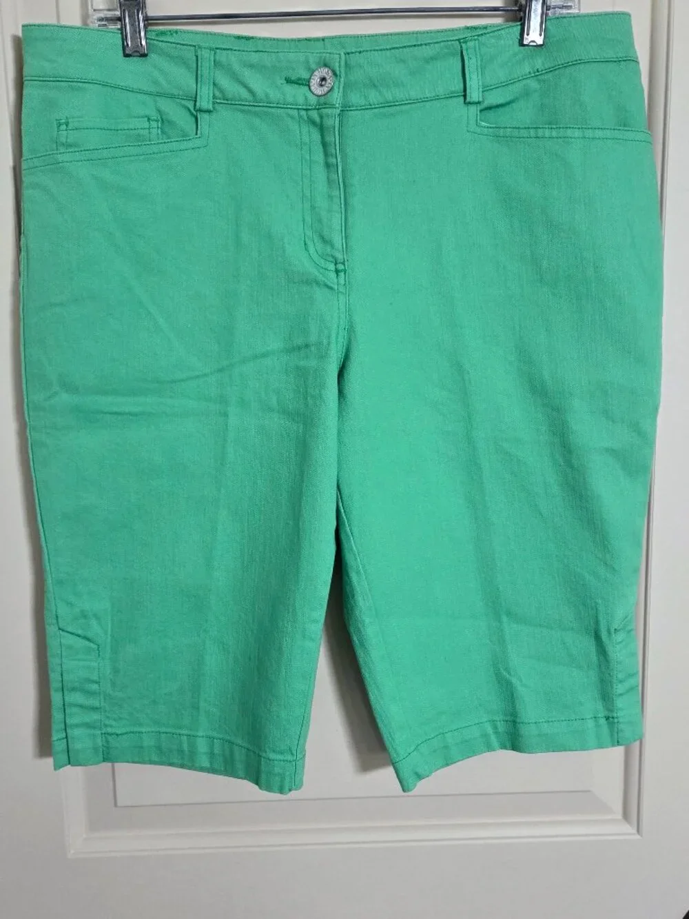 In Moda Bermuda Shorts Sz 9-10 Vibrant Green Denim Style Mid Rise